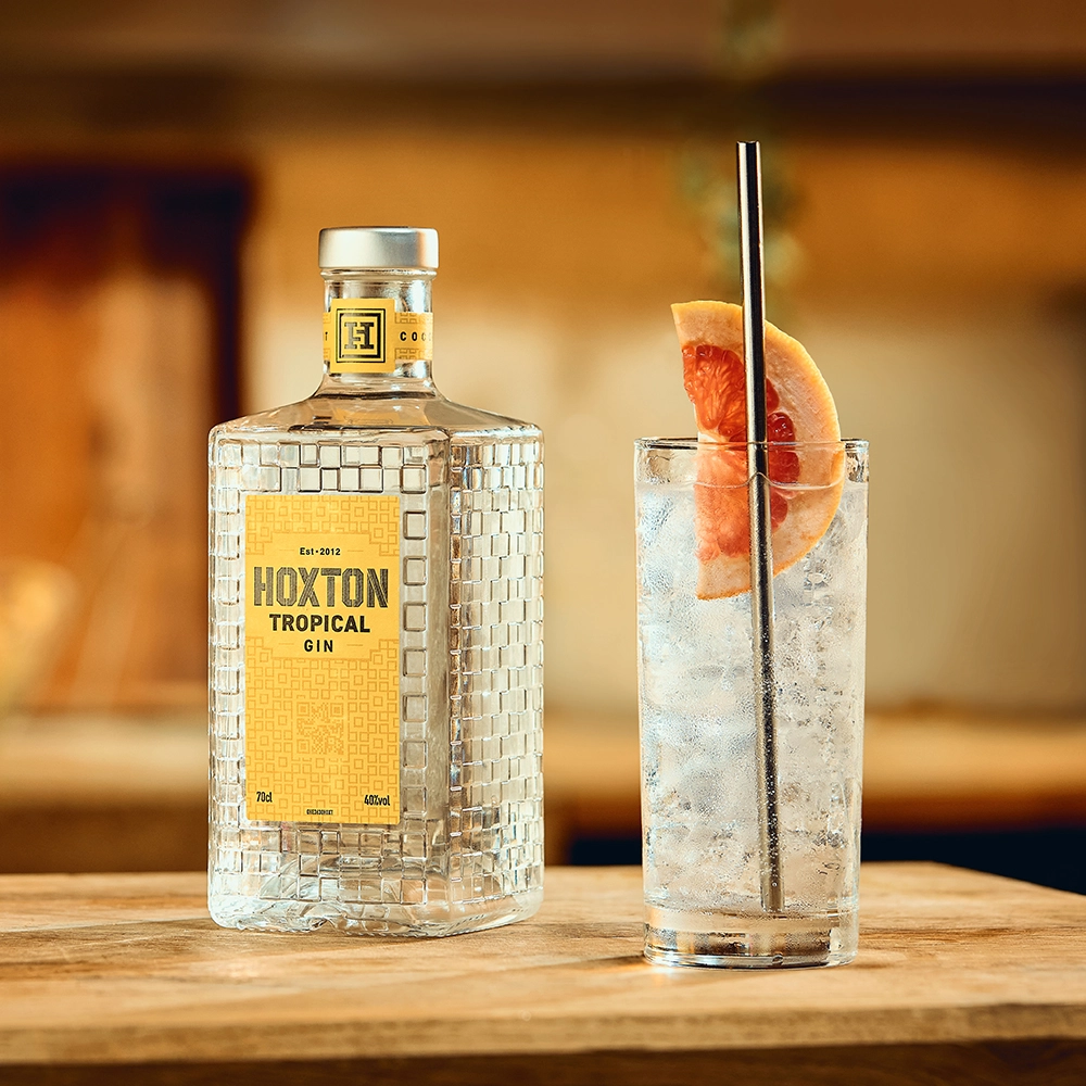 Hoxton Tropical Gin with Ginger Ale & Grapefruit